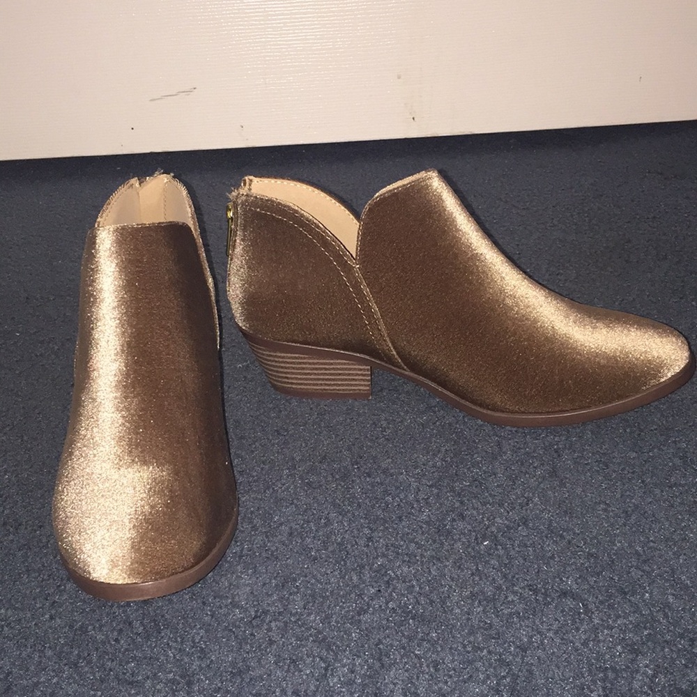 NEW VELVET BOOTIES